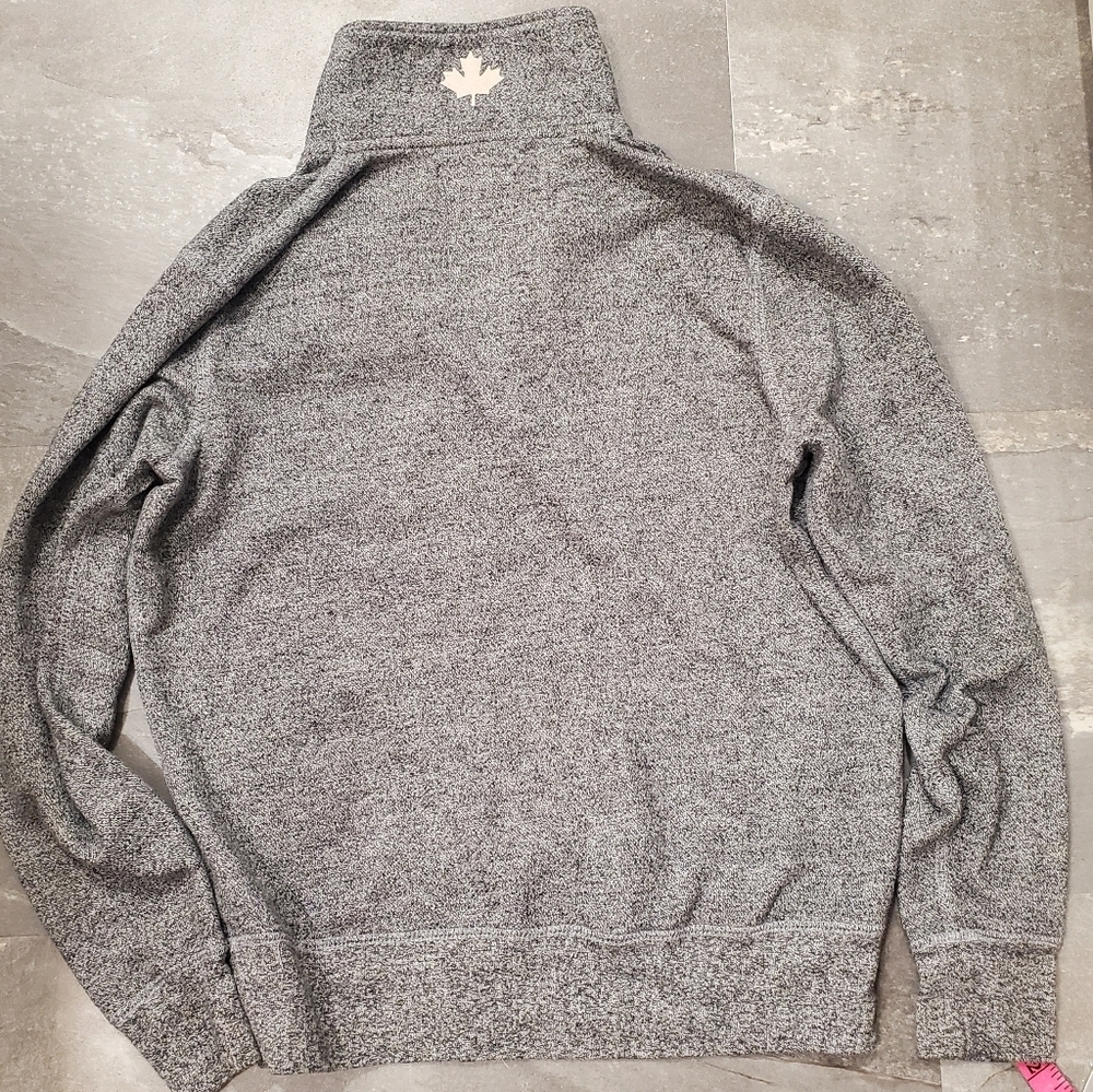 Roots Quarter-Zip Pullover Long Sleeve Sweater. Heathered Grey. Size M. - Picture 2 of 9